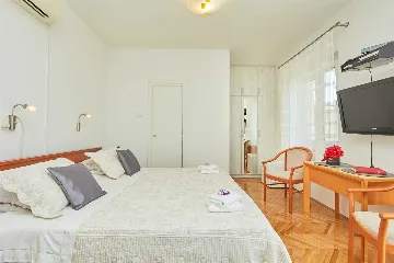 Dubrovnik Triple Room with Sea View & Private Bath