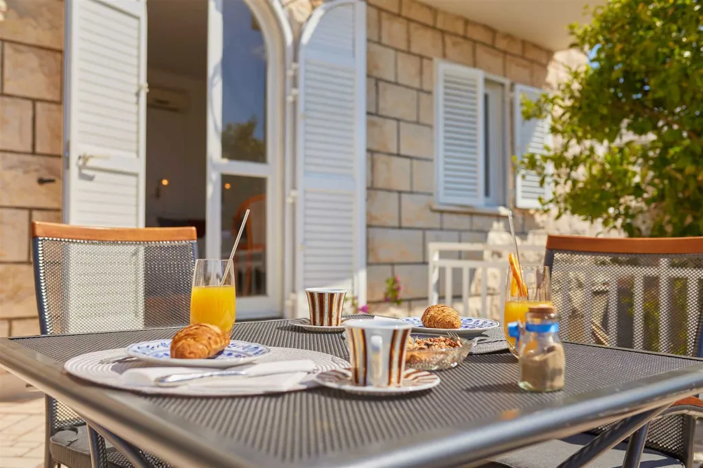 Dubrovnik Triple Room with Sea View & Private Bath