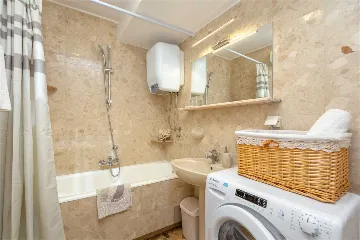 Dubrovnik 2-Bedroom Apartment with Sea-View Terrace