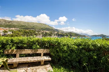 Dubrovnik 2-Bedroom Apartment with Sea-View Terrace