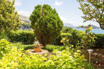 Dubrovnik 2-Bedroom Apartment with Sea-View Terrace