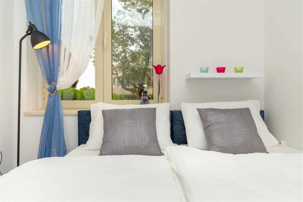 Dubrovnik 2-Bedroom Apartment with Sea-View Terrace