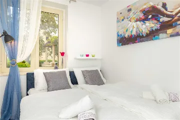 Dubrovnik 2-Bedroom Apartment with Sea-View Terrace
