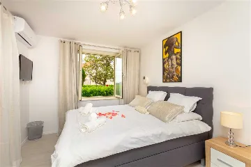 Dubrovnik 2-Bedroom Apartment with Sea-View Terrace