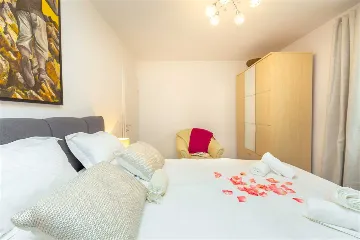 Dubrovnik 2-Bedroom Apartment with Sea-View Terrace