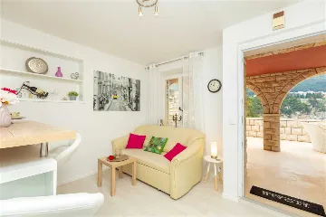 Dubrovnik 2-Bedroom Apartment with Sea-View Terrace