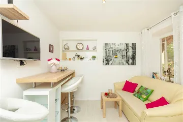 Dubrovnik 2-Bedroom Apartment with Sea-View Terrace