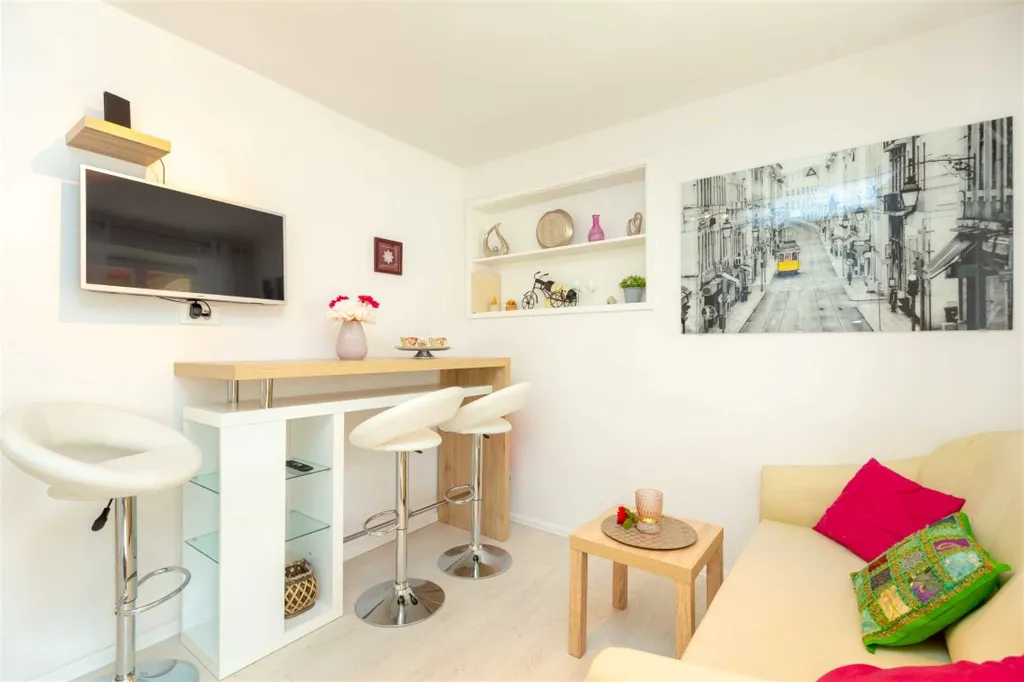 Dubrovnik 2-Bedroom Apartment with Sea-View Terrace