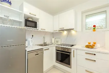 Dubrovnik 2-Bedroom Apartment with Sea-View Terrace