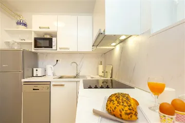 Dubrovnik 2-Bedroom Apartment with Sea-View Terrace