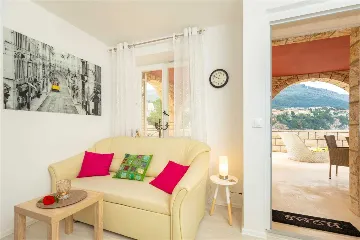 Dubrovnik 2-Bedroom Apartment with Sea-View Terrace