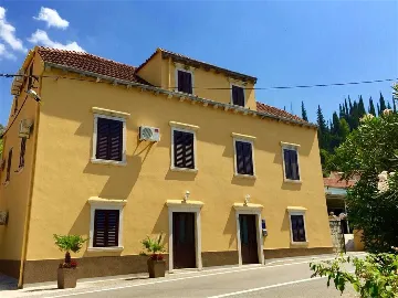 Double Room in Trsteno with Private External Bathroom