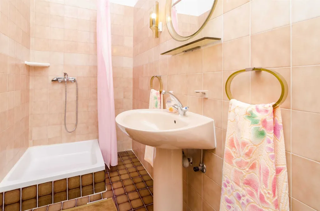 Double Room in Trsteno with Private External Bathroom