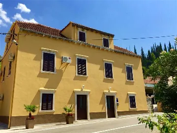 Double Room in Trsteno with Private External Bathroom