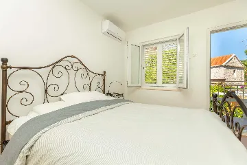 Renovated Villa in Zaton for 8 Guests