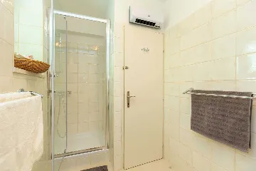 Renovated Villa in Zaton for 8 Guests