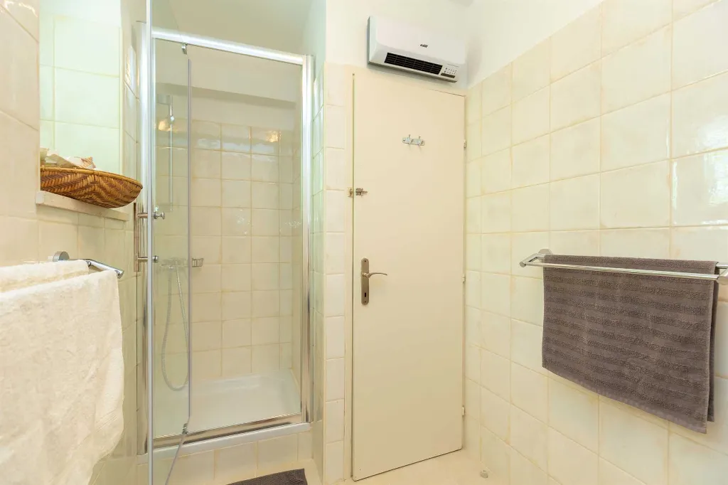 Renovated Villa in Zaton for 8 Guests