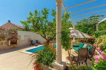 Renovated Villa in Zaton for 8 Guests