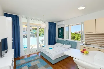 Modern Studio Retreat with Terrace in Dubrovnik