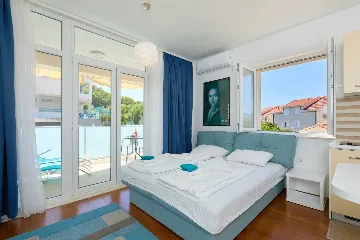 Modern Studio Retreat with Terrace in Dubrovnik