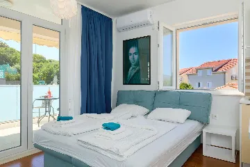 Modern Studio Retreat with Terrace in Dubrovnik