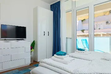 Modern Studio Retreat with Terrace in Dubrovnik