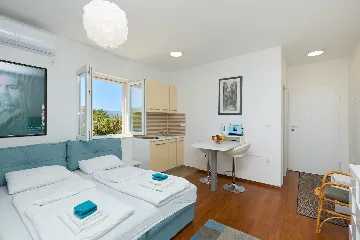 Modern Studio Retreat with Terrace in Dubrovnik