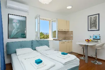 Modern Studio Retreat with Terrace in Dubrovnik