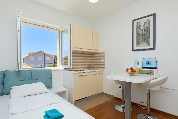 Modern Studio Retreat with Terrace in Dubrovnik