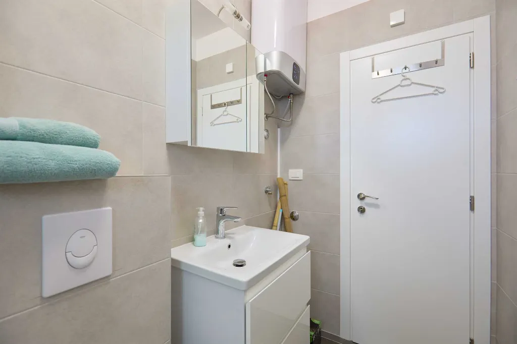 Modern Studio Retreat with Terrace in Dubrovnik