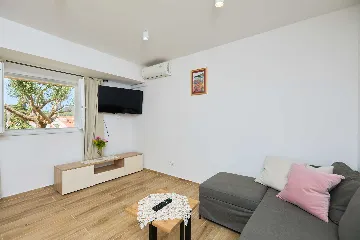 Dubrovnik 1-Bedroom Apartment with Terrace for 2