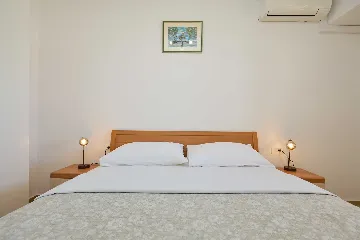 Dubrovnik 1-Bedroom Apartment with Terrace for 2