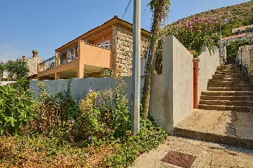 Dubrovnik 1-Bedroom Apartment with Terrace for 2