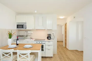 Dubrovnik 1-Bedroom Apartment with Terrace for 2