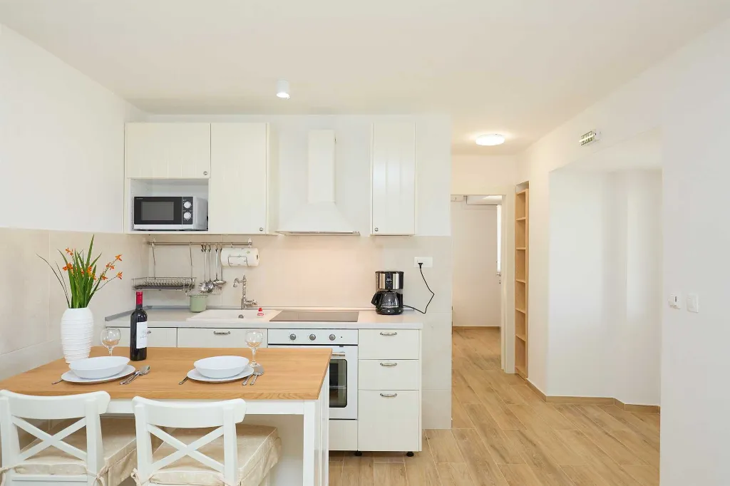 Dubrovnik 1-Bedroom Apartment with Terrace for 2