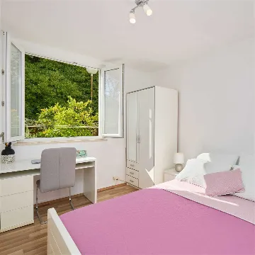 2-Bedroom Apartment with Terrace in Dubrovnik