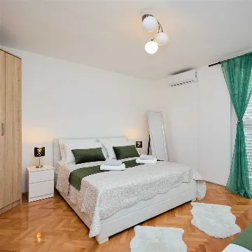 2-Bedroom Apartment with Terrace in Dubrovnik