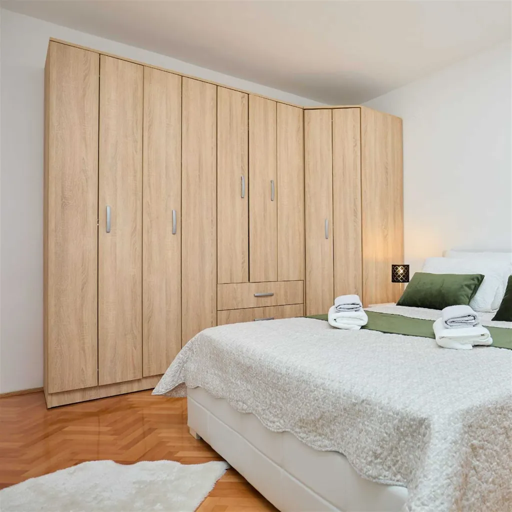 2-Bedroom Apartment with Terrace in Dubrovnik