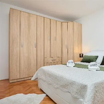 2-Bedroom Apartment with Terrace in Dubrovnik