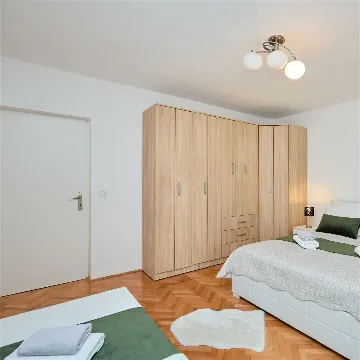 2-Bedroom Apartment with Terrace in Dubrovnik