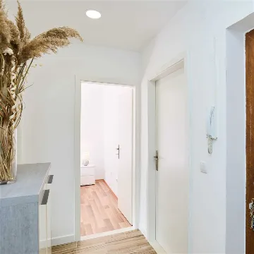 2-Bedroom Apartment with Terrace in Dubrovnik