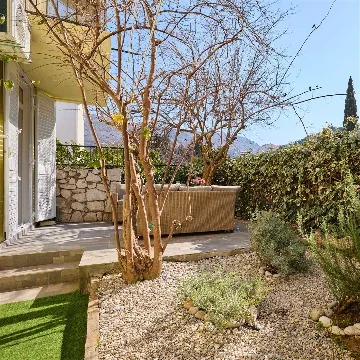 2-Bedroom Apartment with Terrace in Dubrovnik