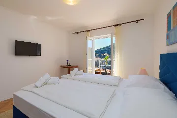 1-Bedroom Apartment in Dubrovnik with Balcony & Sea View