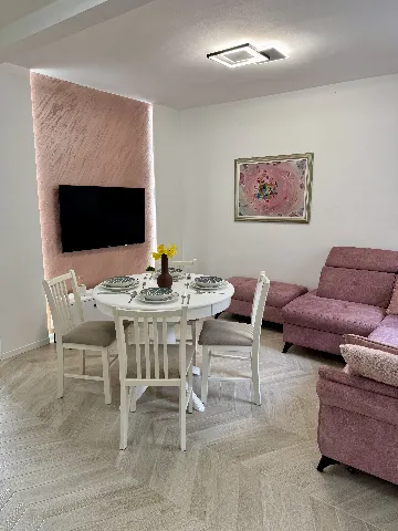 Two-Bedroom Apartment in Dubrovnik for 4 Guests