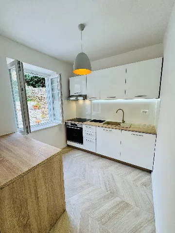 Two-Bedroom Apartment in Dubrovnik for 4 Guests