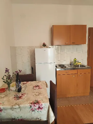 1-Bedroom Apartment in Polače with Sea-View Balcony