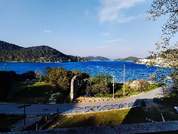 1-Bedroom Apartment in Polače with Sea-View Balcony