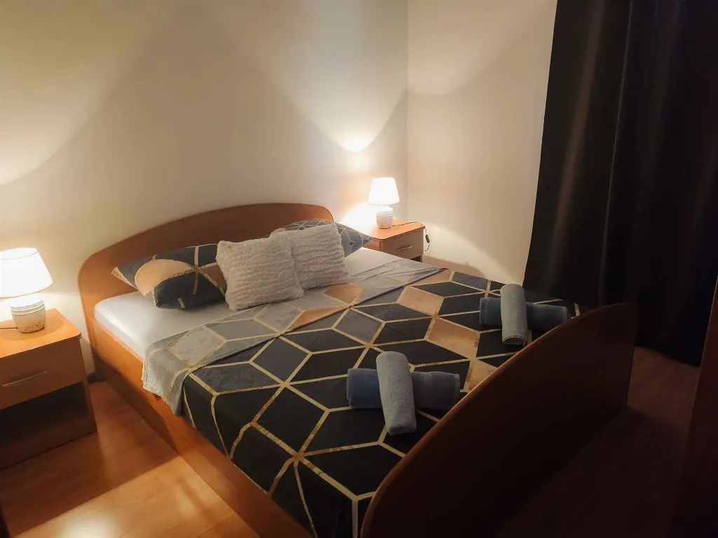 1-Bedroom Apartment in Polače with Sea-View Balcony