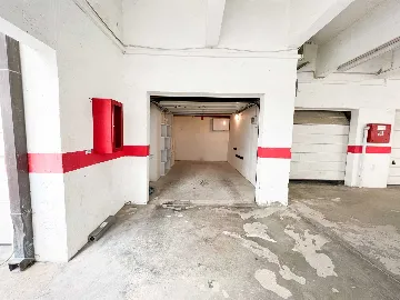 Bright One-Bedroom Apartment with Parking in Dubrovnik