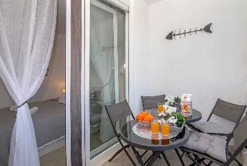 Bright One-Bedroom Apartment with Parking in Dubrovnik